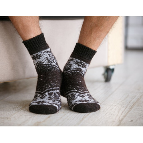 Мужские носки шерстяные снежинки коричневые